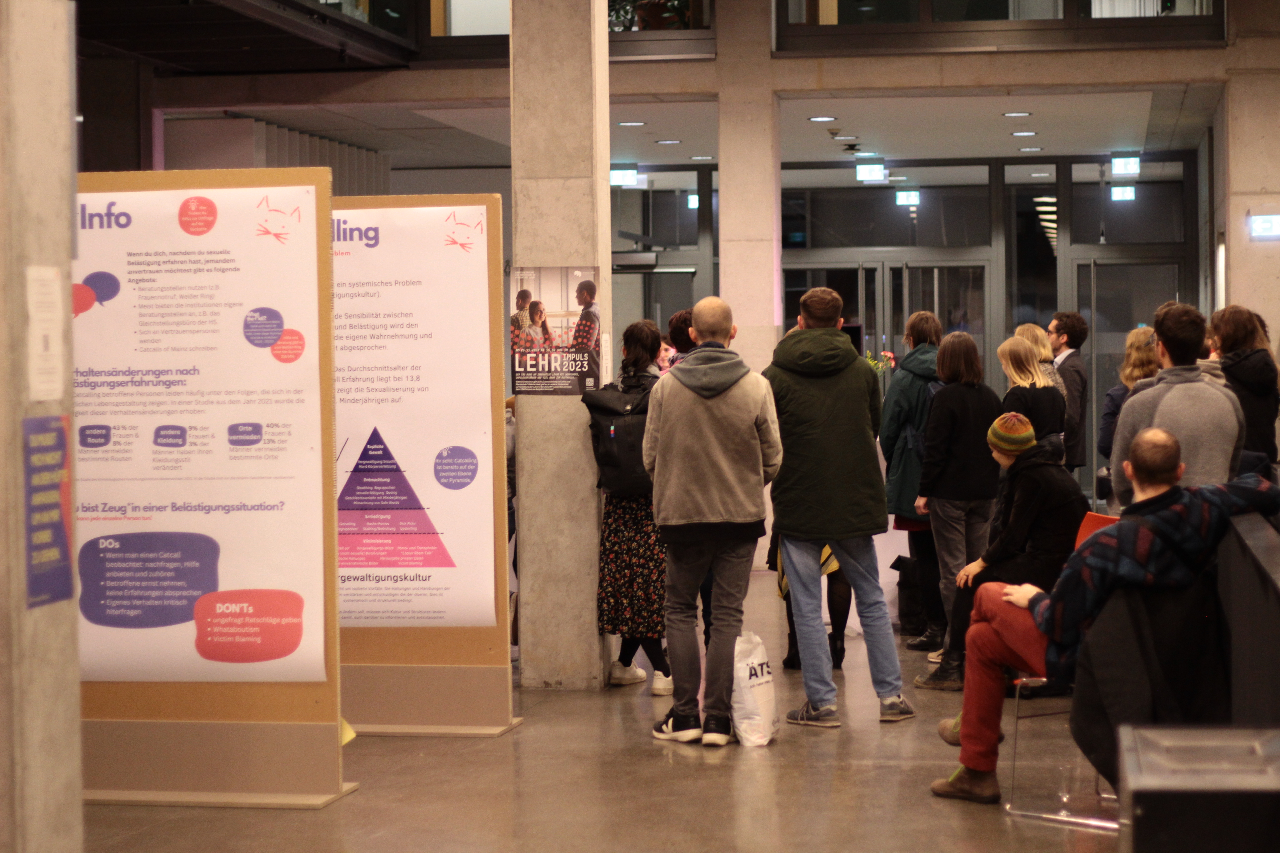 (Foto@ Lena Wolf) Ausstellung an der Hochschule